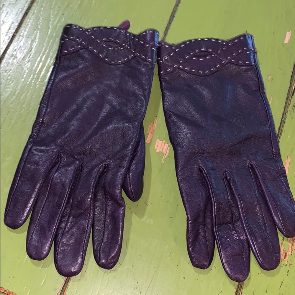Banana Republic plum leather gloves